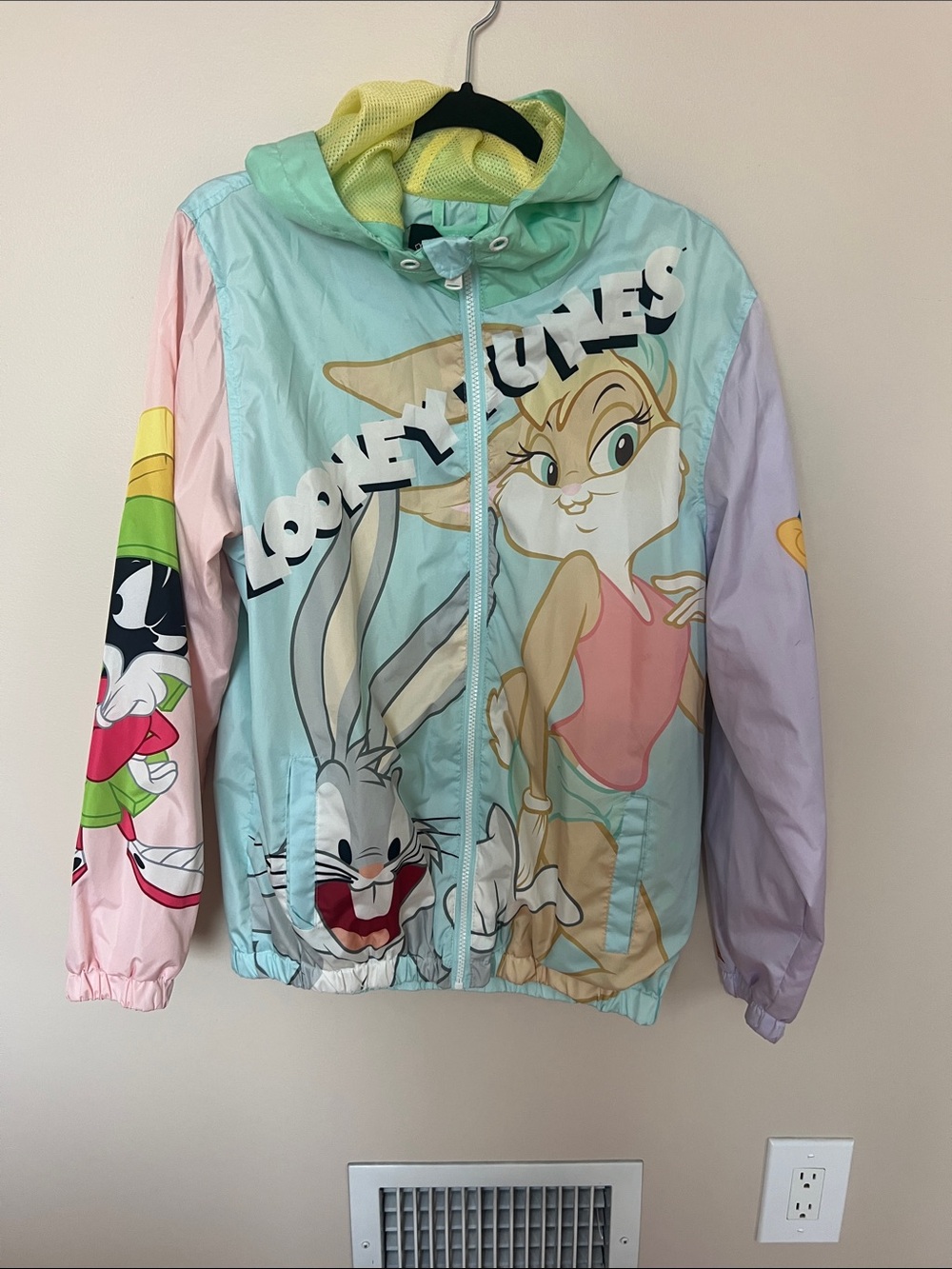 Looney Tunes Members Only size M Pastel Windbreaker Jacket